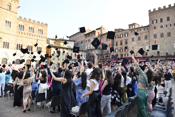 Domani a Siena, il 4 ottobre, inizia il nuovo anno accademico con il 'Matricola Day' all'Università