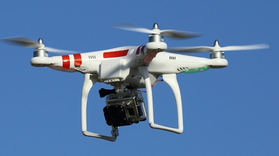 Drone da Livorno a Capraia per consegne.