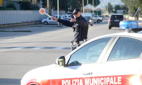 Due patenti ritirate a seguito dei controlli della Municipale.