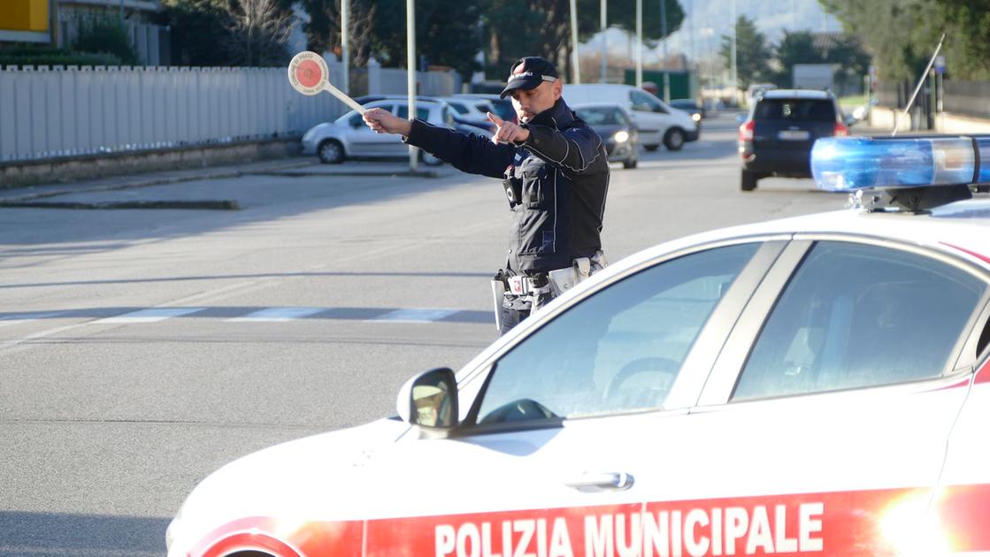 Due patenti ritirate a seguito dei controlli della Municipale.