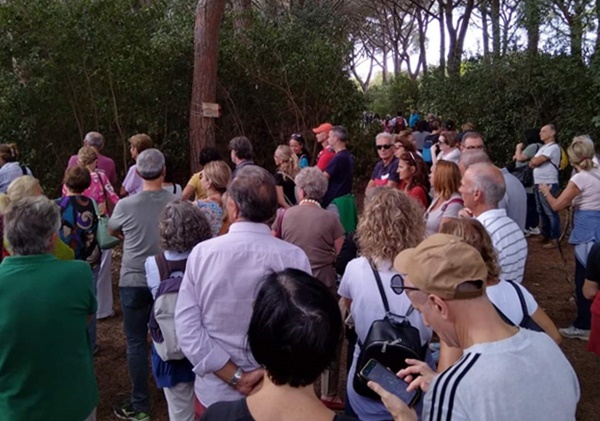 Eccezionale partecipazione, 600 visitatori alle guide nel bosco di Villa Rodocanacchi.