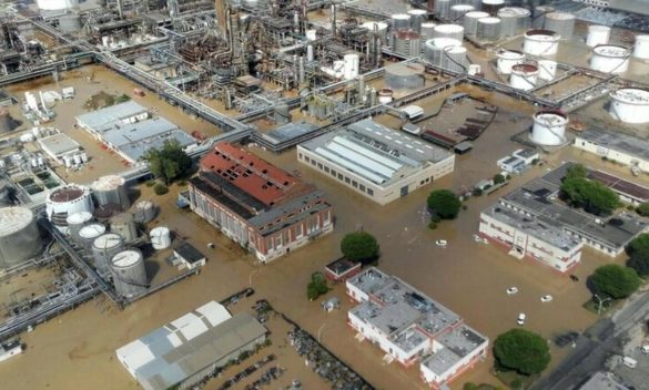Ex sindaco M5s Livorno condannato 3 anni per morti alluvione.