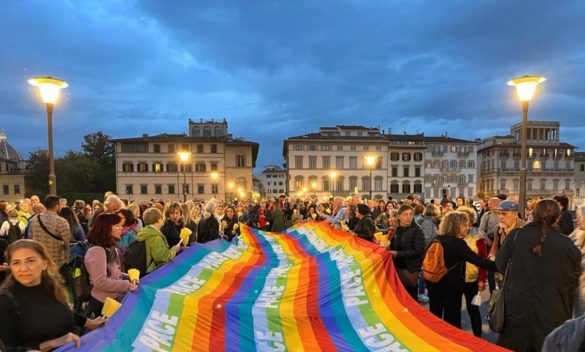 Firenze, 10mila partecipanti alla fiaccolata per la pace, unite tutte le religioni