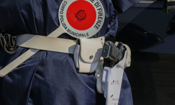 Firenze, accesso abusivo a immobile privato, persone allontanate e denunciate