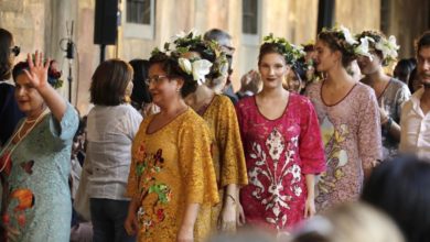 Firenze celebra la forza delle donne colpite da tumori in una sfilata emozionante.