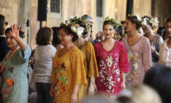 Firenze celebra la forza delle donne colpite da tumori in una sfilata emozionante.