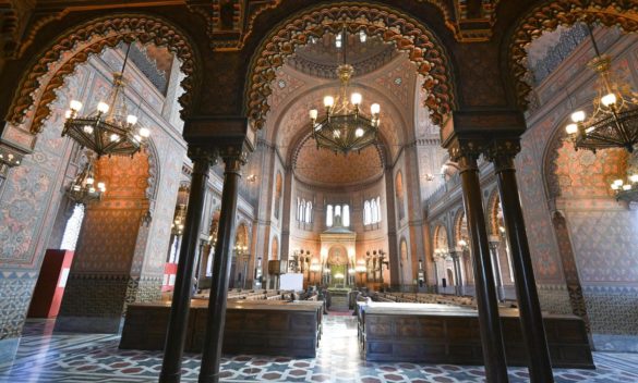 Firenze rafforza la sicurezza nella Sinagoga in seguito all'attacco di Hamas a Israele.