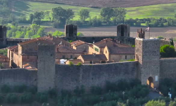 Fortezza medicea di Siena, mattoni cadenti creano pericolo