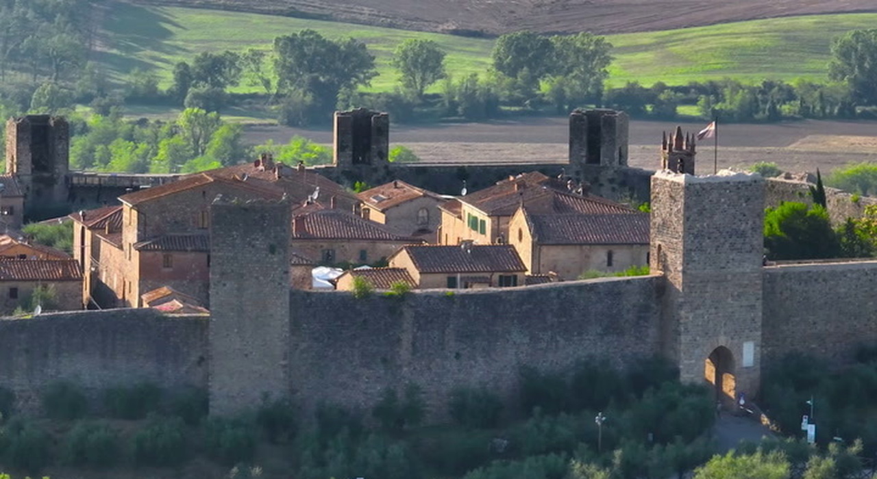 Fortezza medicea di Siena, mattoni cadenti creano pericolo