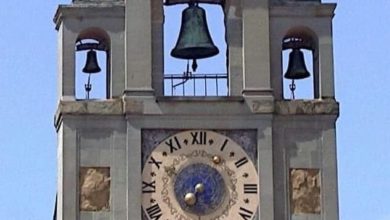 Fraternita dei Laici di Arezzo, orologio astronomico restaurato.