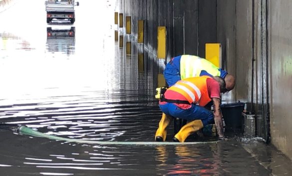 Giornata di disagi a causa del maltempo, sottopassi chiusi e strade allagate