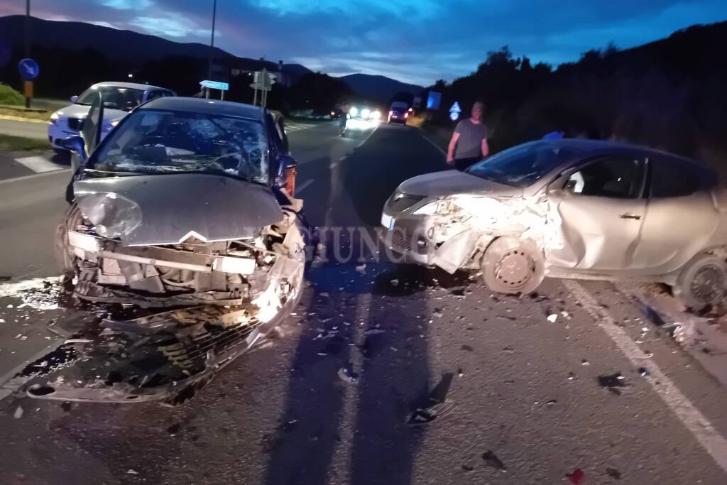 Grave incidente auto-bus; 6 feriti, 2 minori coinvolti; uomo trasferito a Siena - IlGiunco.net.