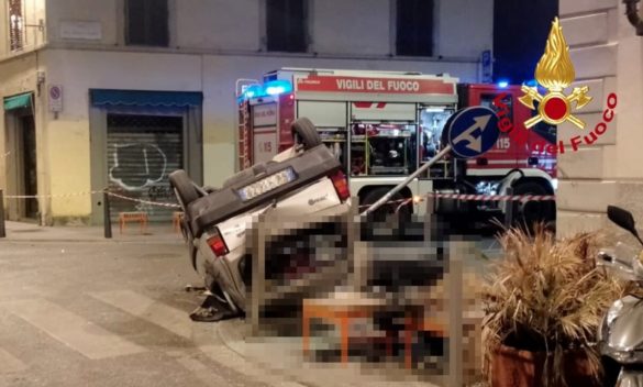 Grave incidente stradale tra auto e moto, una vittima / FOTO