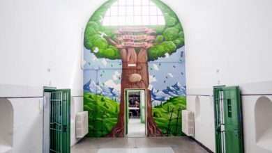 I murales della libertà nel carcere di Pistoia, arte e riabilitazione.