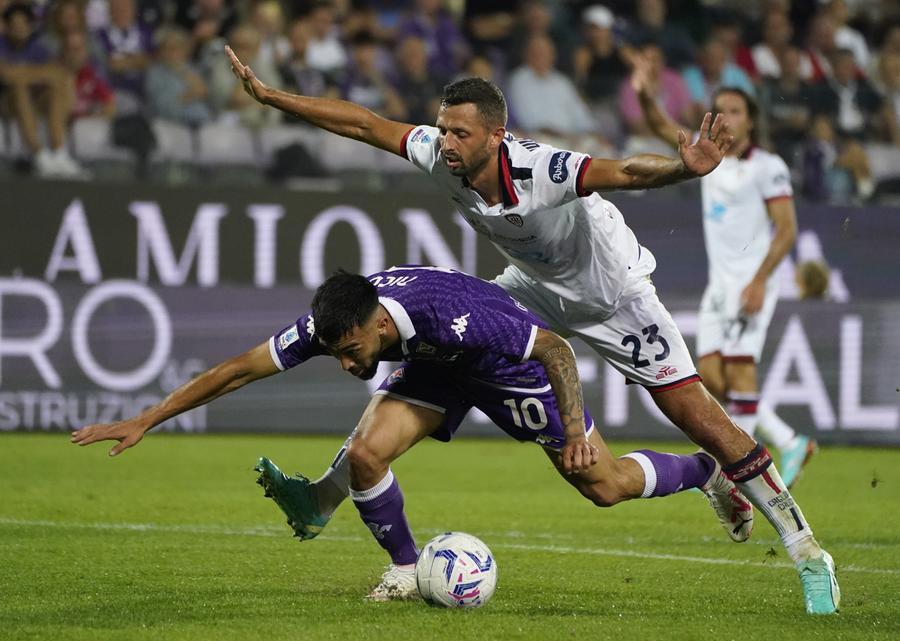 Il Cagliari subisce un'altra sconfitta a Firenze, 3-0.