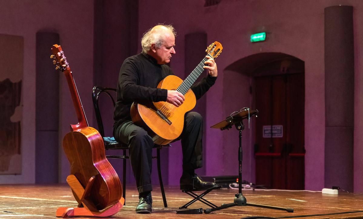 Il Florence Guitar Festival riunisce importanti chitarristi nel cuore di Firenze.