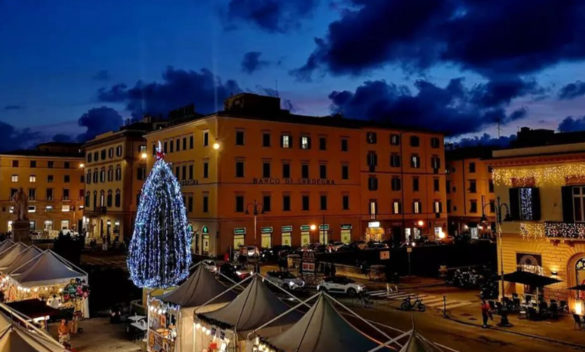 Il Mercatino di Natale torna a dicembre in Piazza Cavour. [54 caratteri]