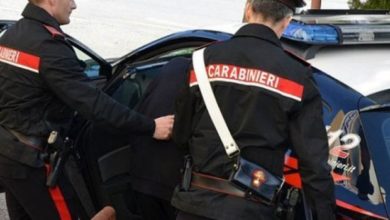 Imprenditore in preda alla violenza attacca carabinieri - Prima Firenze