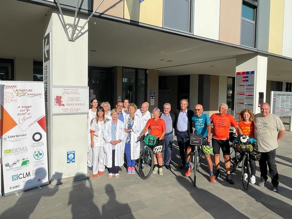 In bici a Lucca, tappa all Banca delle Cornee in ricordo di Chiara - gonews.it