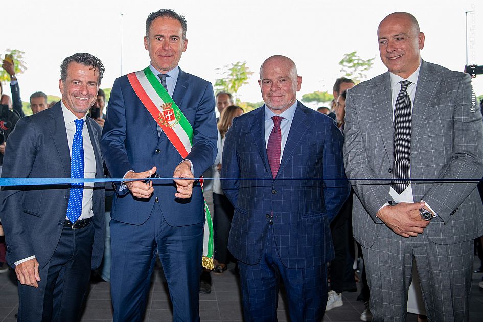 Inaugurazione nuova sede, Pharmanutra pronta ad accogliere nuove sfide.