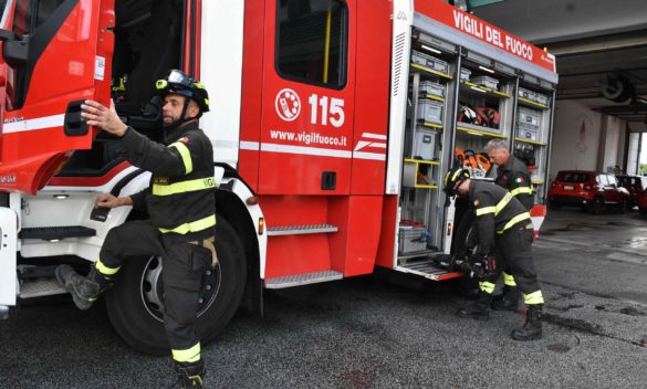 Incendio in annesso agricolo, due feriti [66 caratteri]