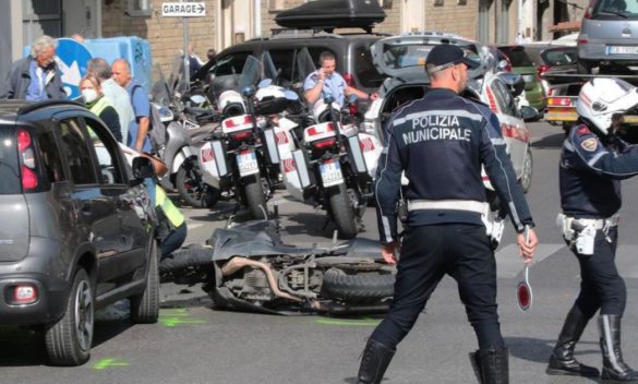 Incidente mortale a Firenze, chiesto intervento per una rotonda al lungarno Colombo