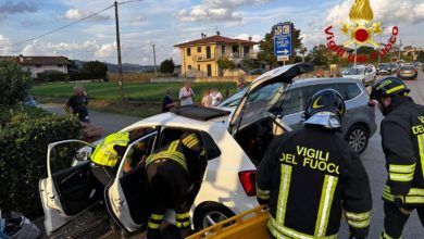 Incidente tra auto causa feriti, incluso una bambina - Primo giornale online di Pisa