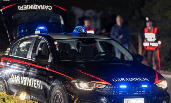 Individuo cerca di evitare controllo dei carabinieri per droga