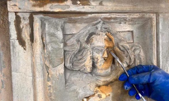 Inizia il restauro del portale meridionale di Arezzo.