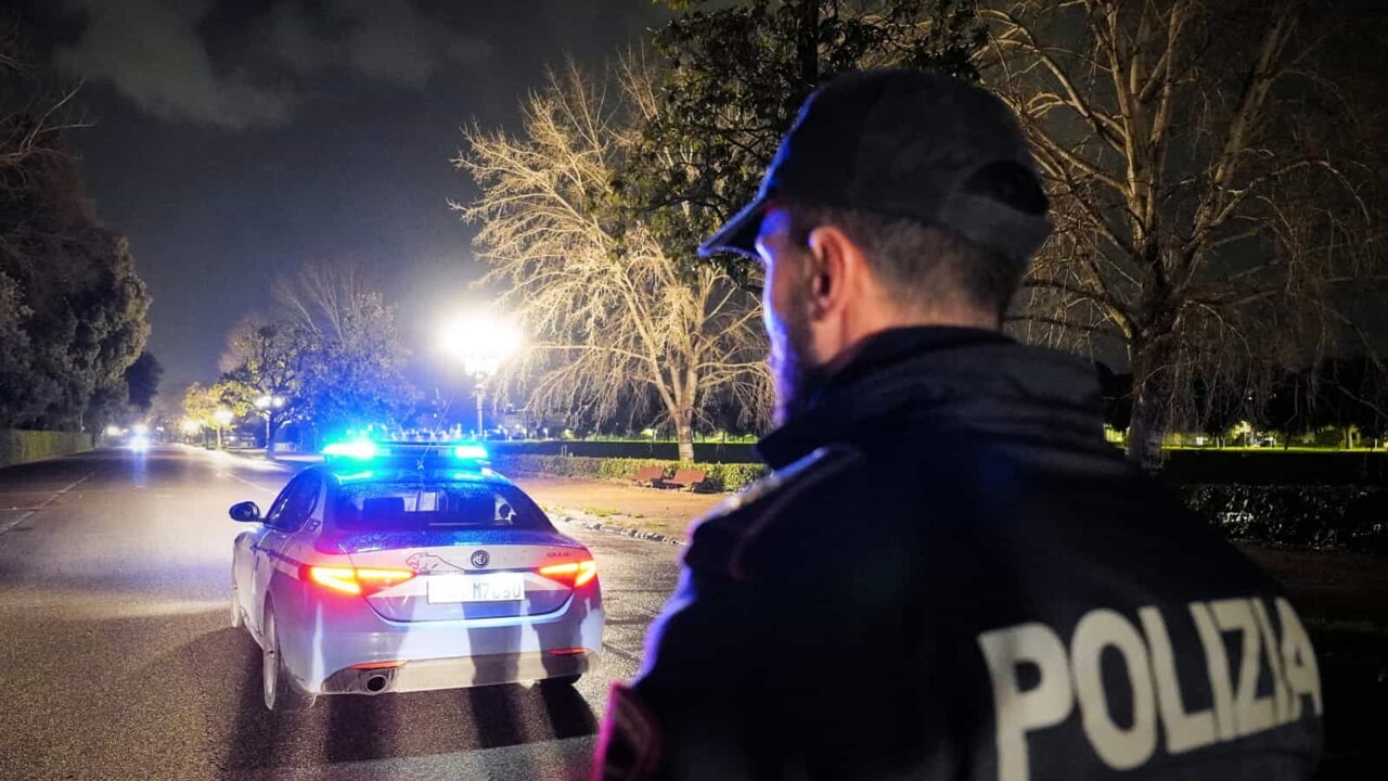 Jogging nelle Cascine, uomo colpito al torace e rapinato