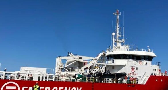 La nave Life Support salva 22 migranti in rotta verso Livorno.