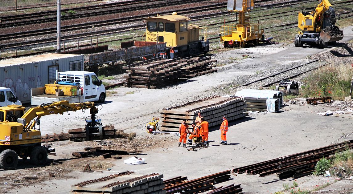 Lavori Roma-Pisa, treni deviati, bus sostitutivi