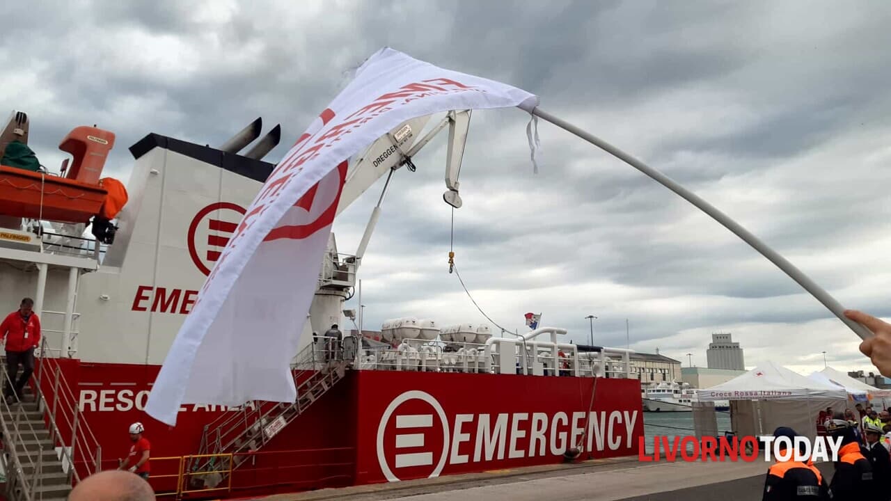 Life Support di Emergency recupera 48 migranti a Livorno