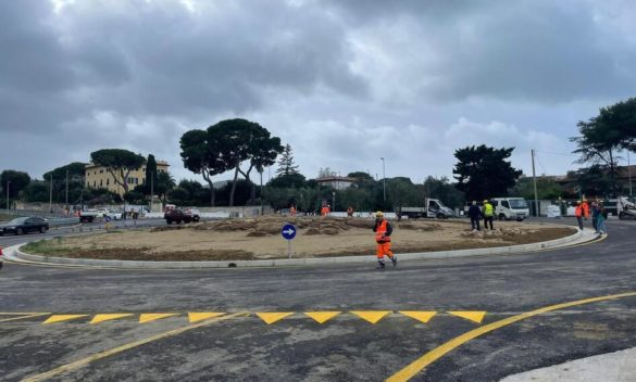 Livorno, aperta rotatoria di Montenero al traffico, ma resta ancora lavoro da fare per completare cantiere