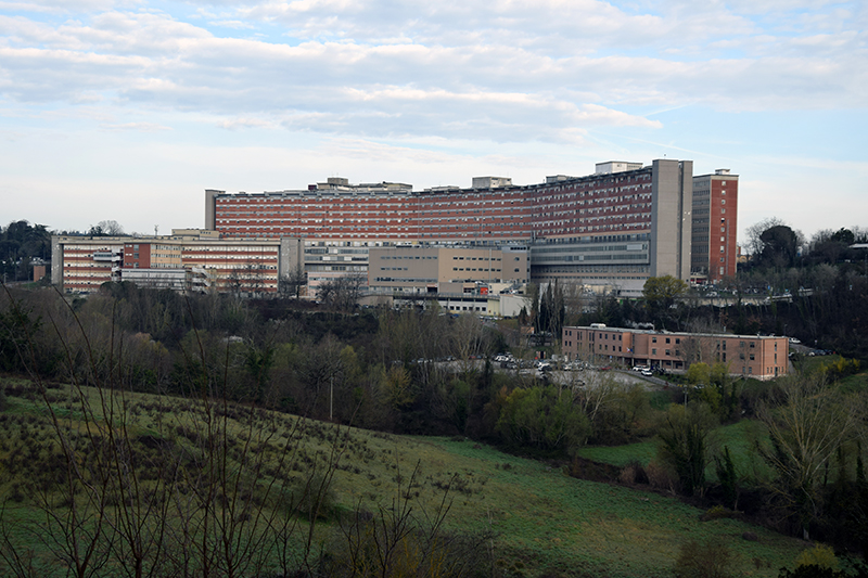 "L'ospedale Scotte di Siena vive un clima agitato, il sindacato Uilfpl Toscana Sud est supporta il direttore generale Barretta, insoddisfazione a causa del cambiamento"