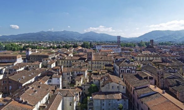 Lucca diventa la città toscana più 'green', superando Firenze entro il 2023.