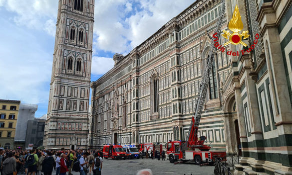 Malore sulla cupola del Duomo di Firenze, vigili del fuoco in azione - gonews.it