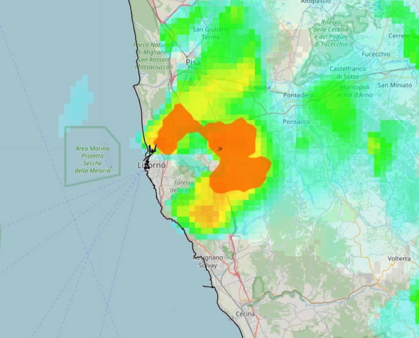 Maltempo in Toscana, forti piogge e nubifragi colpiscono Livorno e Pisa | LIVE