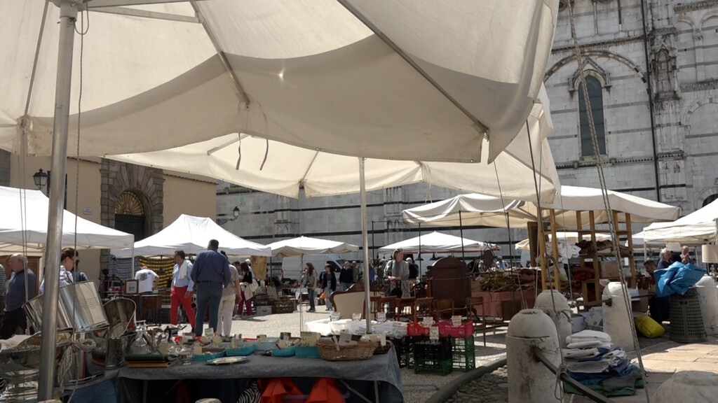 Mercato antiquario si sposta in Piazza Bernardini con 6 posti in più - NoiTV