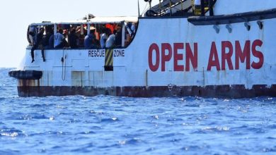 Migrante siriano di 53 anni muore dopo sbarco a Marina di Carrara