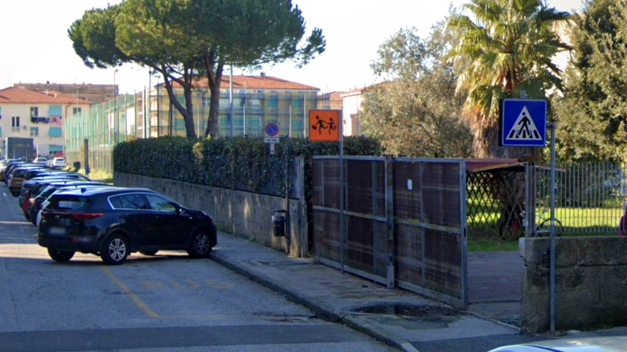 Aiuto per ritrovare l'auto che ha investito mio figlio sulla strada per la scuola