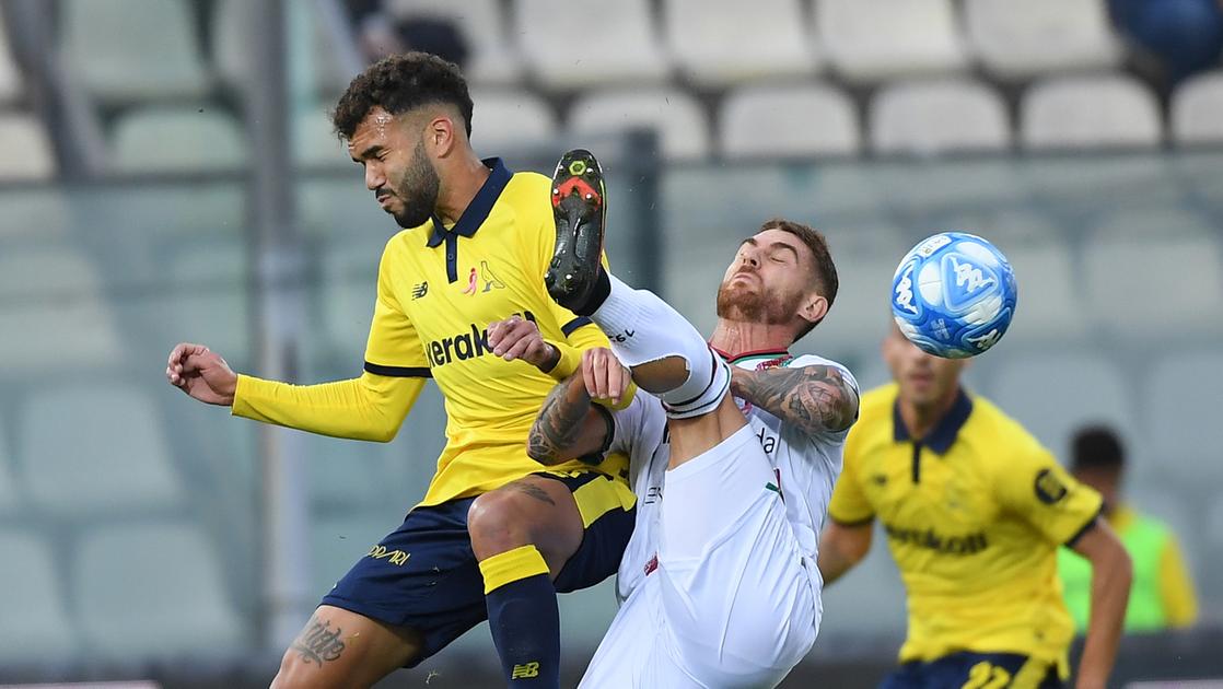 Modena vince contro la Ternana mantenendo la loro caduta libera.