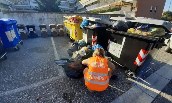6 cittadini multati a Livorno per rifiuti non differenziati