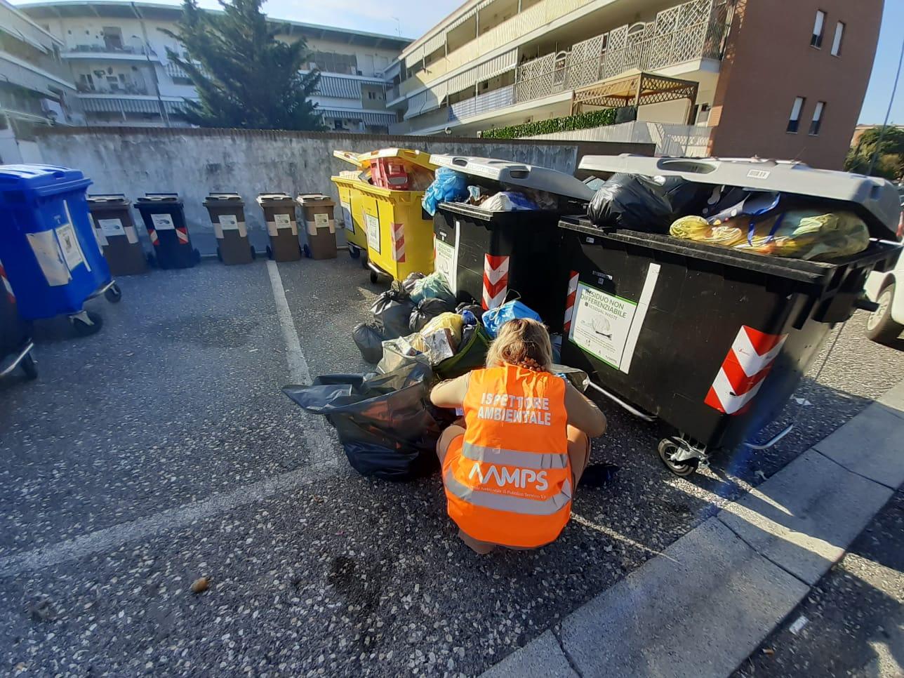 6 cittadini multati a Livorno per rifiuti non differenziati