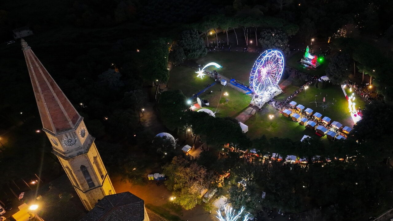 Natale alle porte, prenotazioni, ruota panoramica e mercatini pronti