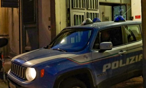 Nel centro di Prato, arrestato per molestie a tre donne in piazza.