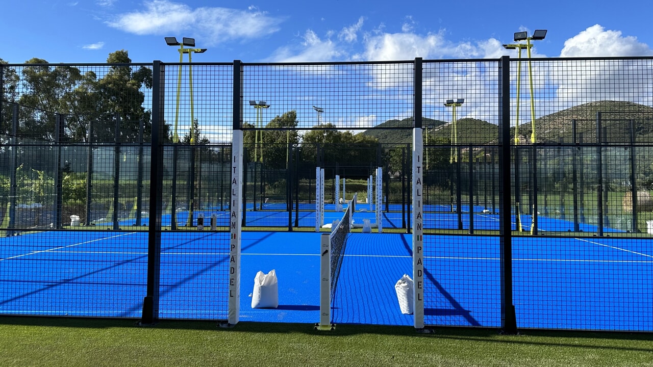 Nuovo centro sportivo Pisa Padel Arena a San Giuliano Terme, sport del momento.