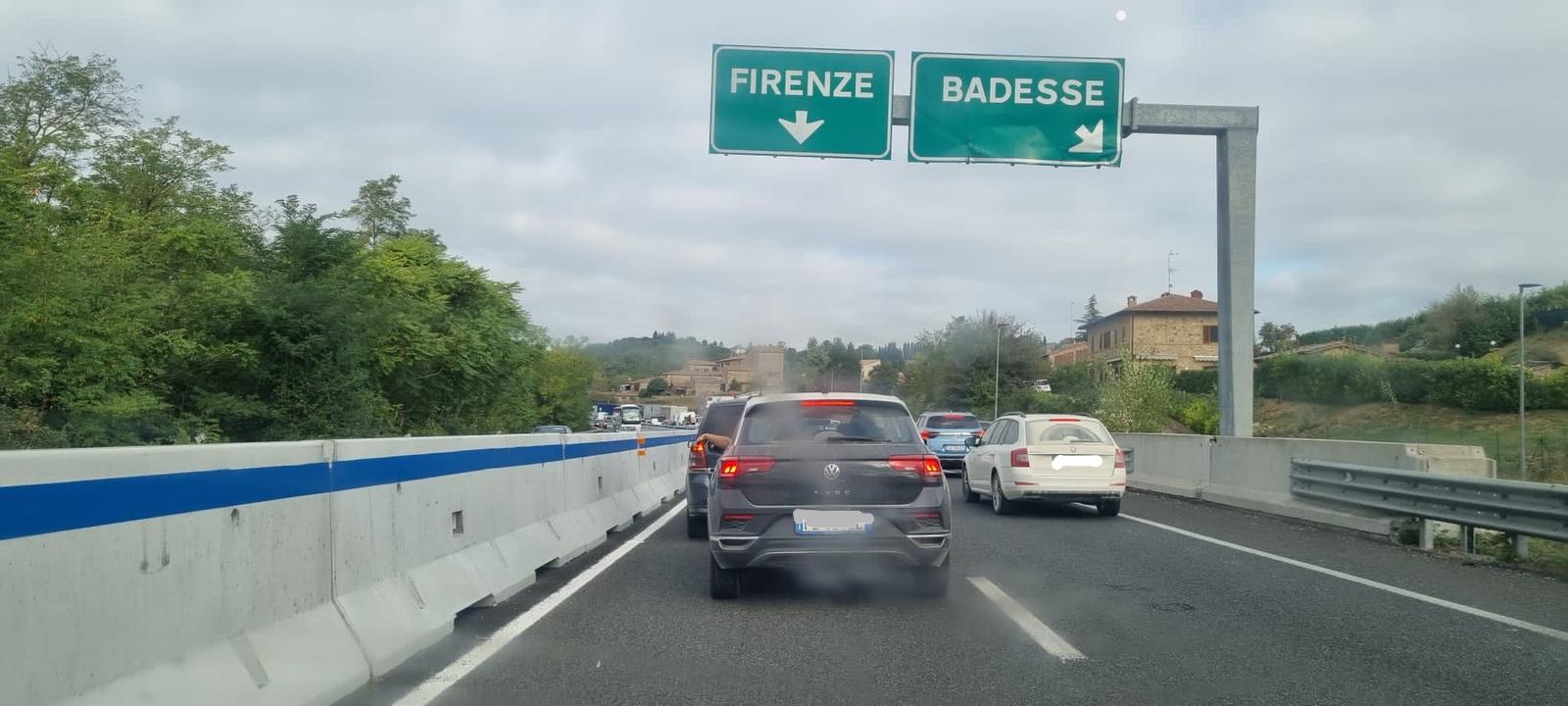 Nuovo incidente sulla Siena-Firenze, code lunghe chilometri.