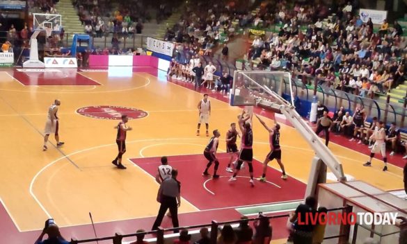 Oggi alle 18, il Basket B, la Libertas e la Pielle scendono in campo.