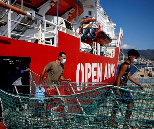 Open Arms con 176 migranti in arrivo a Marina di Carrara mercoledì 4 ottobre